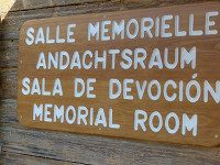 Hinweisschild Andachtraum [Bild 3/7]