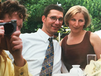 Lutz und Claudia im Juli 1999 in Wuppertal bei der Hochzeit von Christian und Claudia [Bild 9/13]