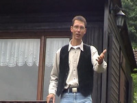 'Ja Hallo erstmal' - Lutz im Kleingarten 2003 [Bild 4/8]