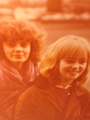 Steffi und Susanne 1980 (Steffi ist 13 Jahre alt) [Bild 5/5]